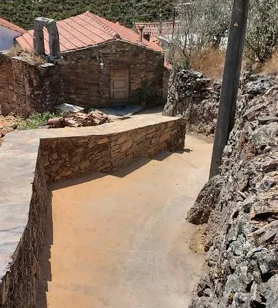 Vakantiehuis Casa Capela - Casas Do Sinhel Cha de Alvares